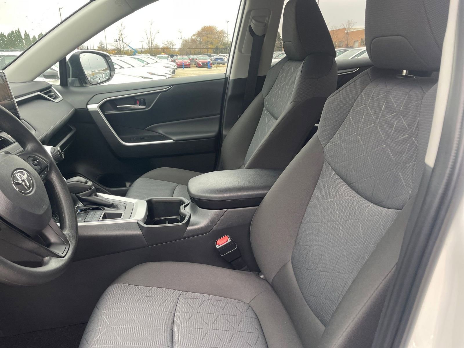 Thumbnail: 2025 Toyota RAV4 - 27