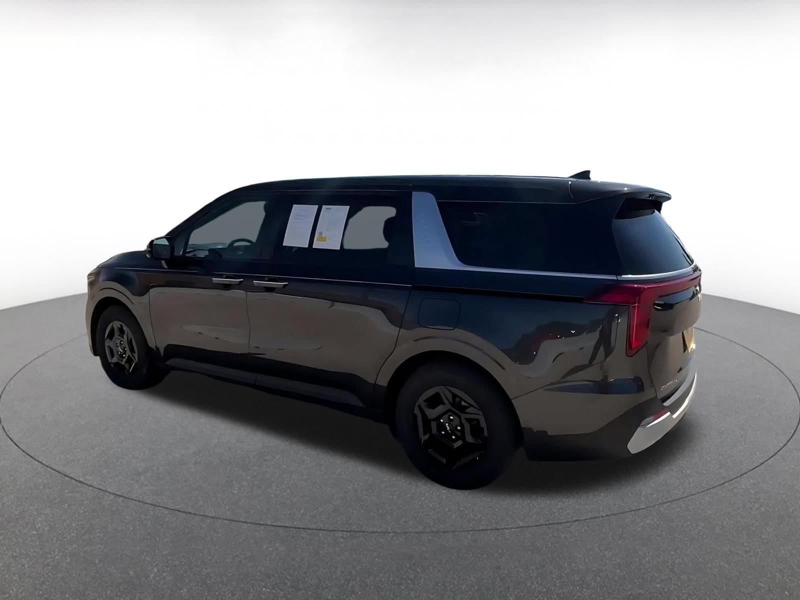 Thumbnail: 2026 Kia Carnival - 10