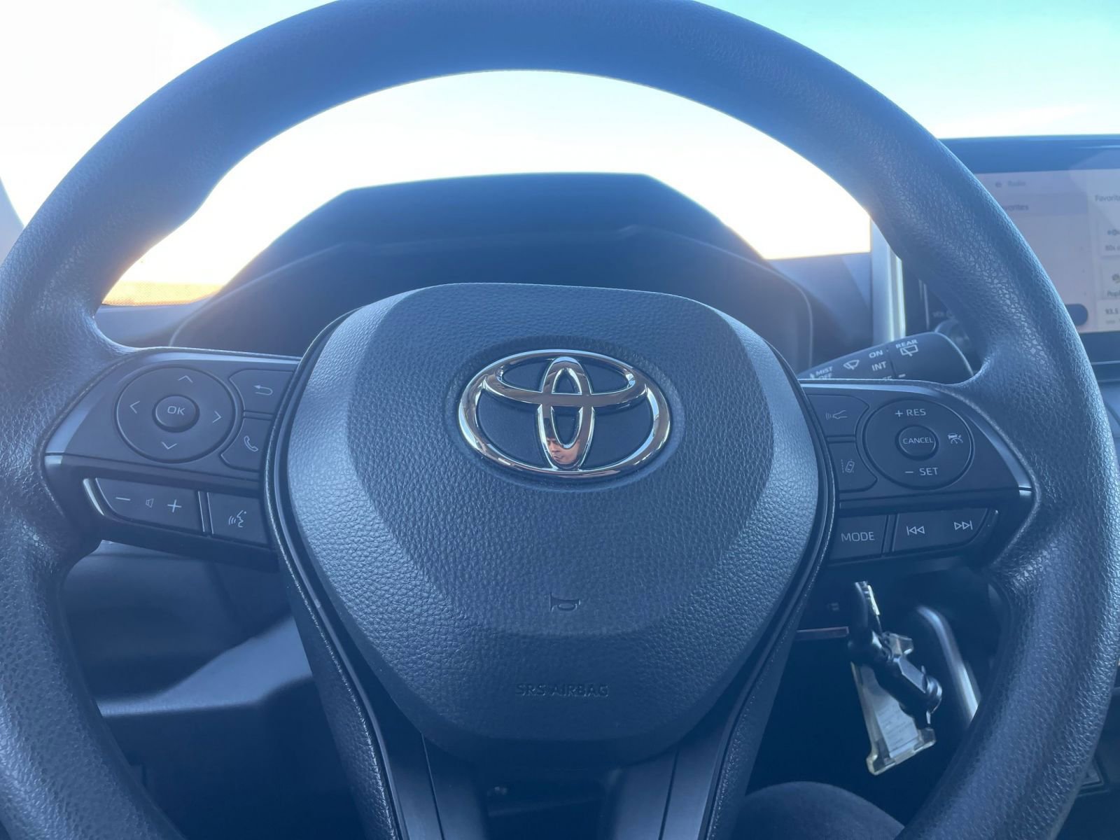 Thumbnail: 2025 Toyota RAV4 - 28