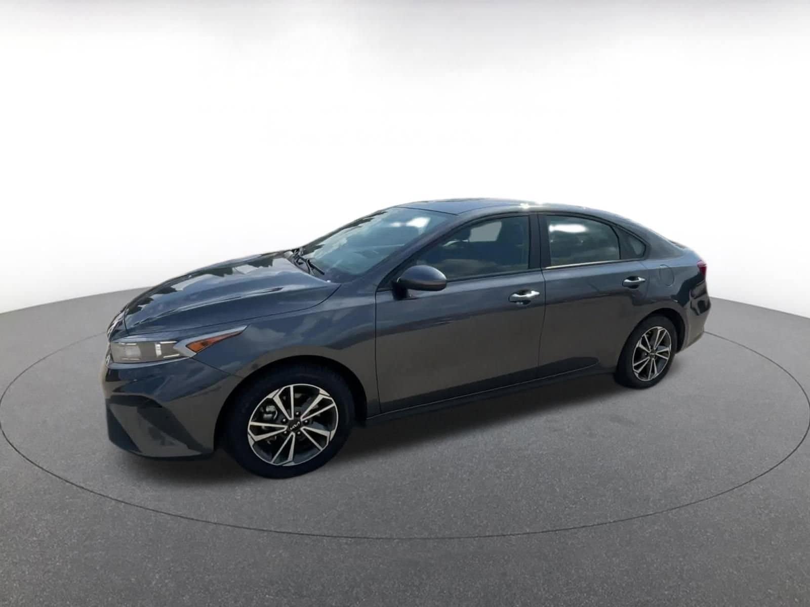 Thumbnail: 2024 Kia Forte - 8