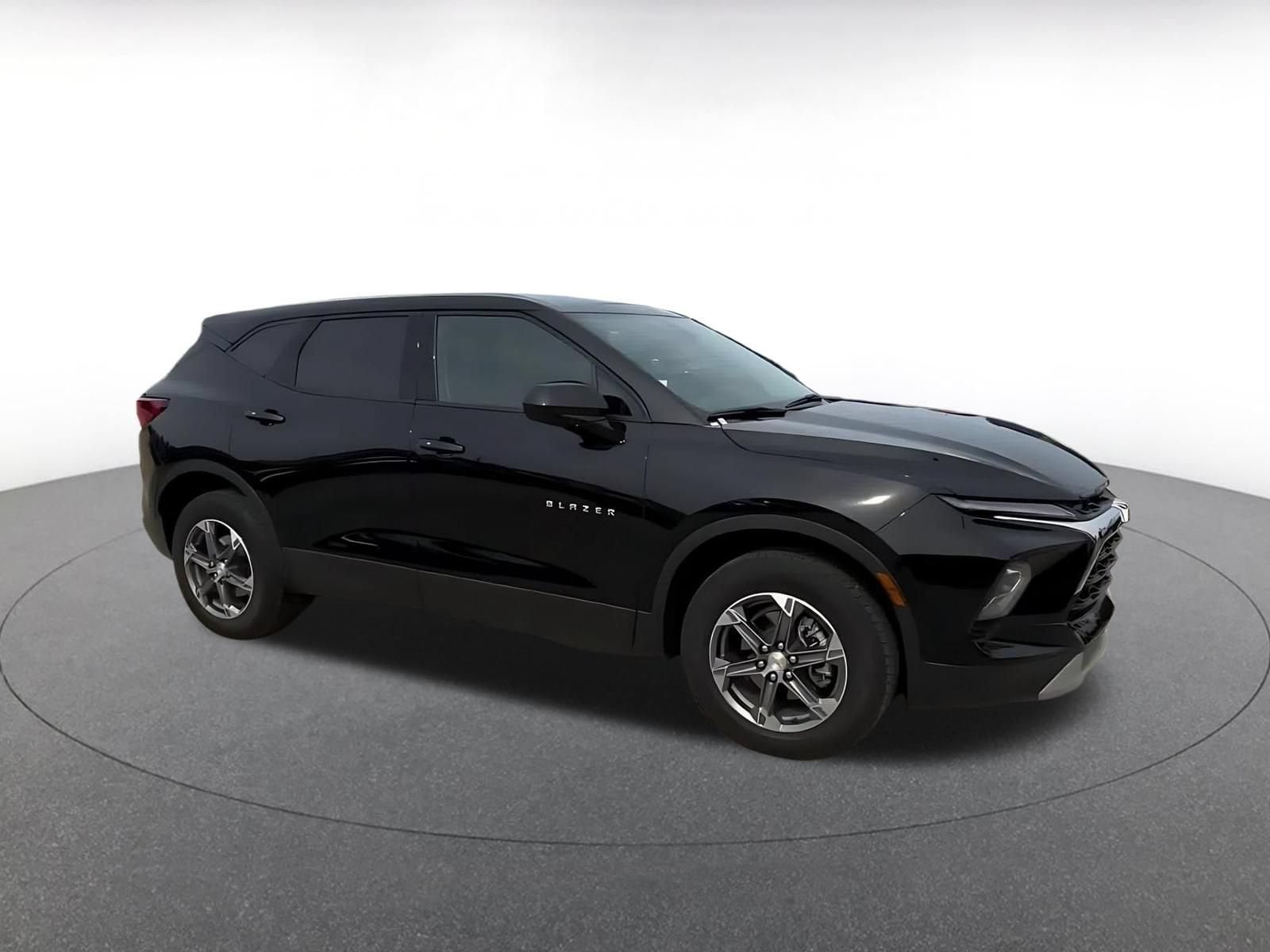 Thumbnail: 2025 Chevrolet Blazer - 2