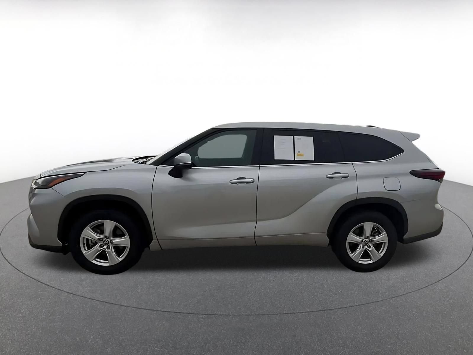 Thumbnail: 2025 Toyota Highlander - 9