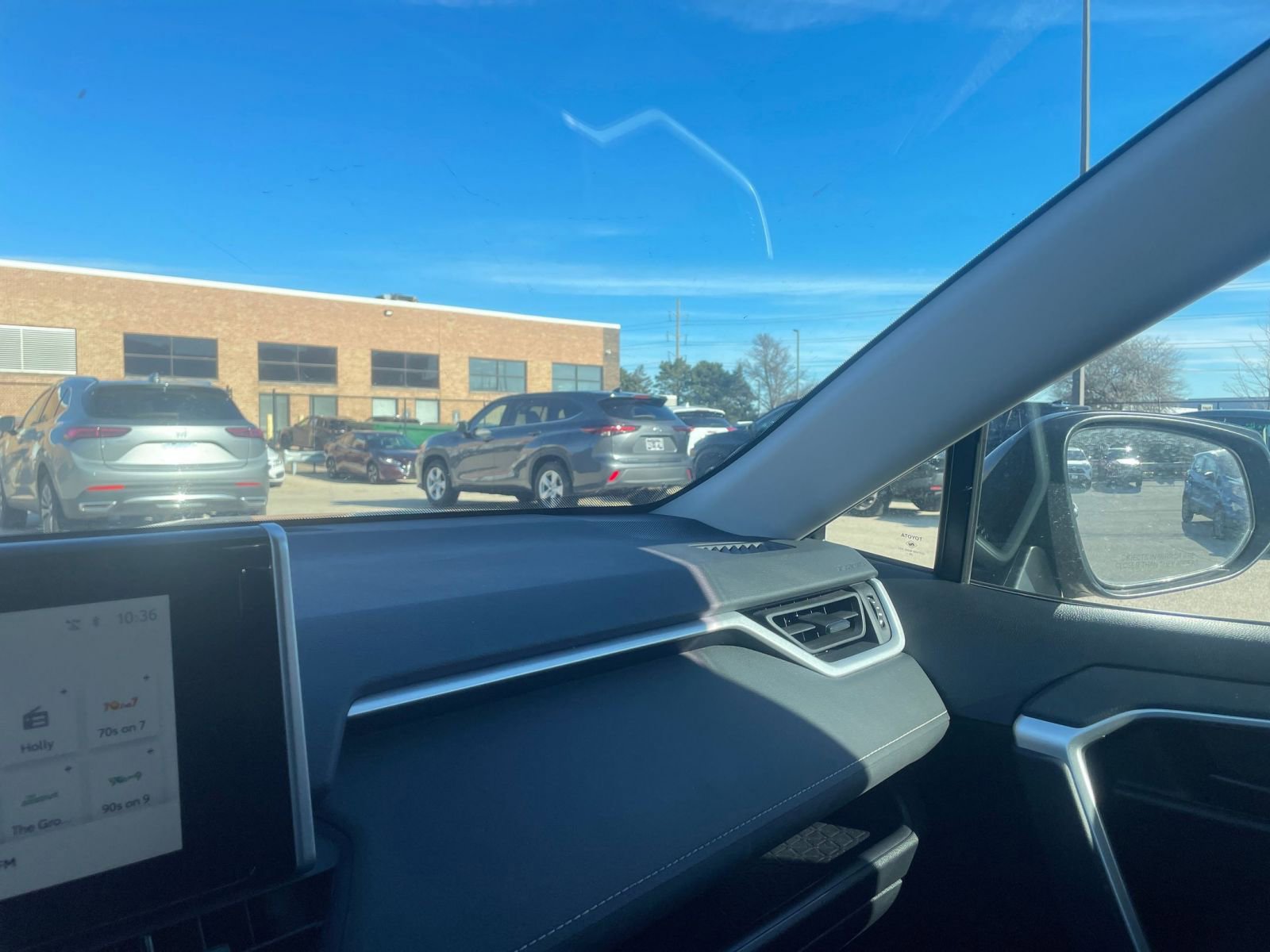 Thumbnail: 2025 Toyota RAV4 - 35