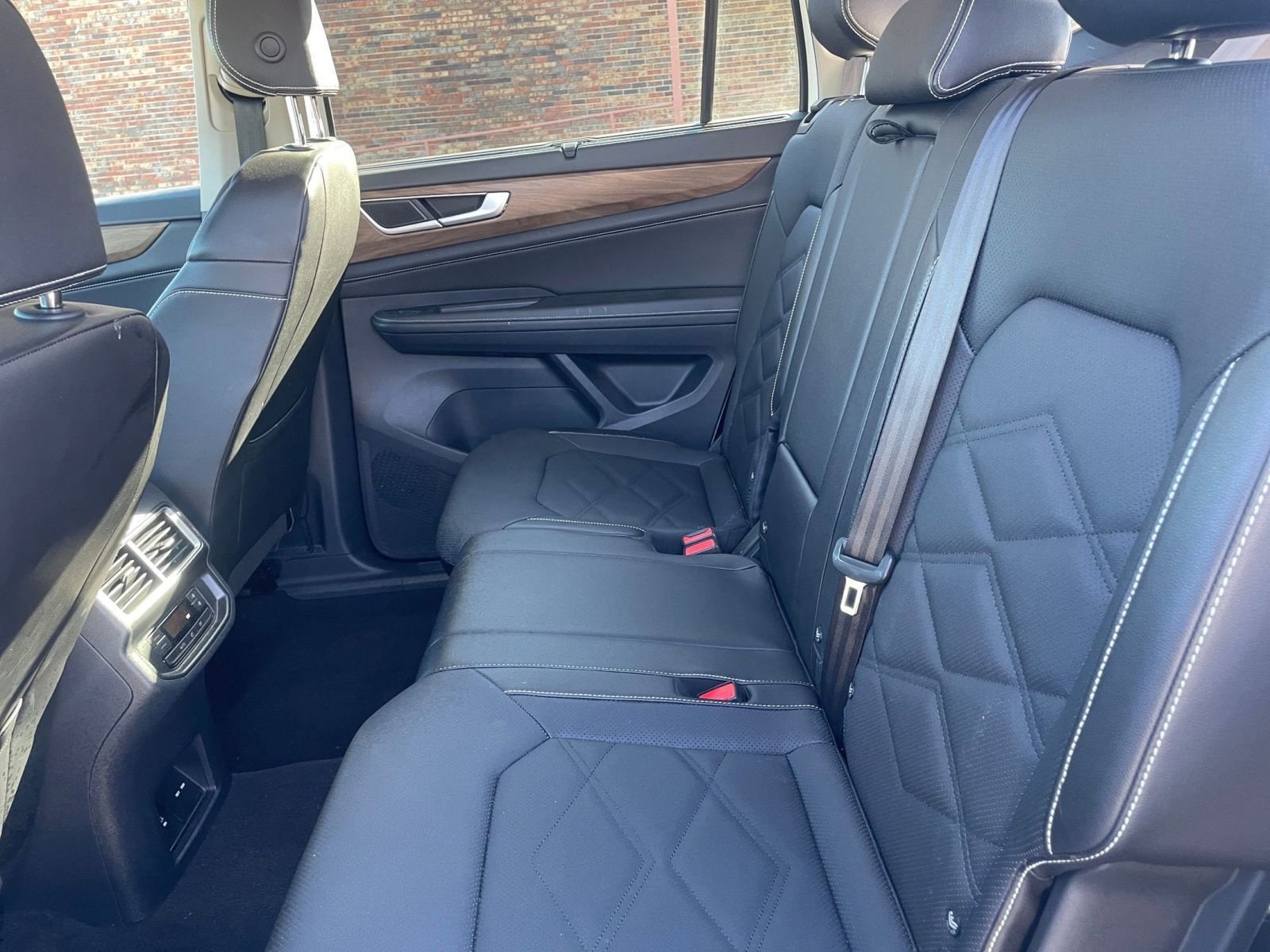 Thumbnail: 2025 Volkswagen Atlas - 25