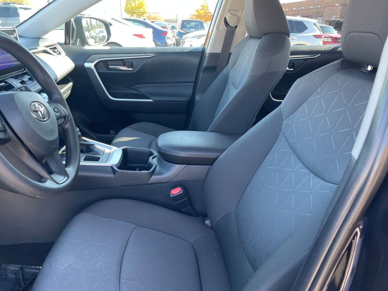 Thumbnail: 2025 Toyota RAV4 - 27