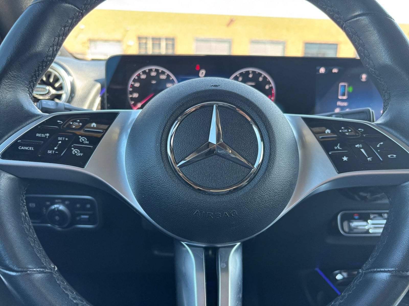 Thumbnail: 2025 Mercedes-Benz GLB - 29