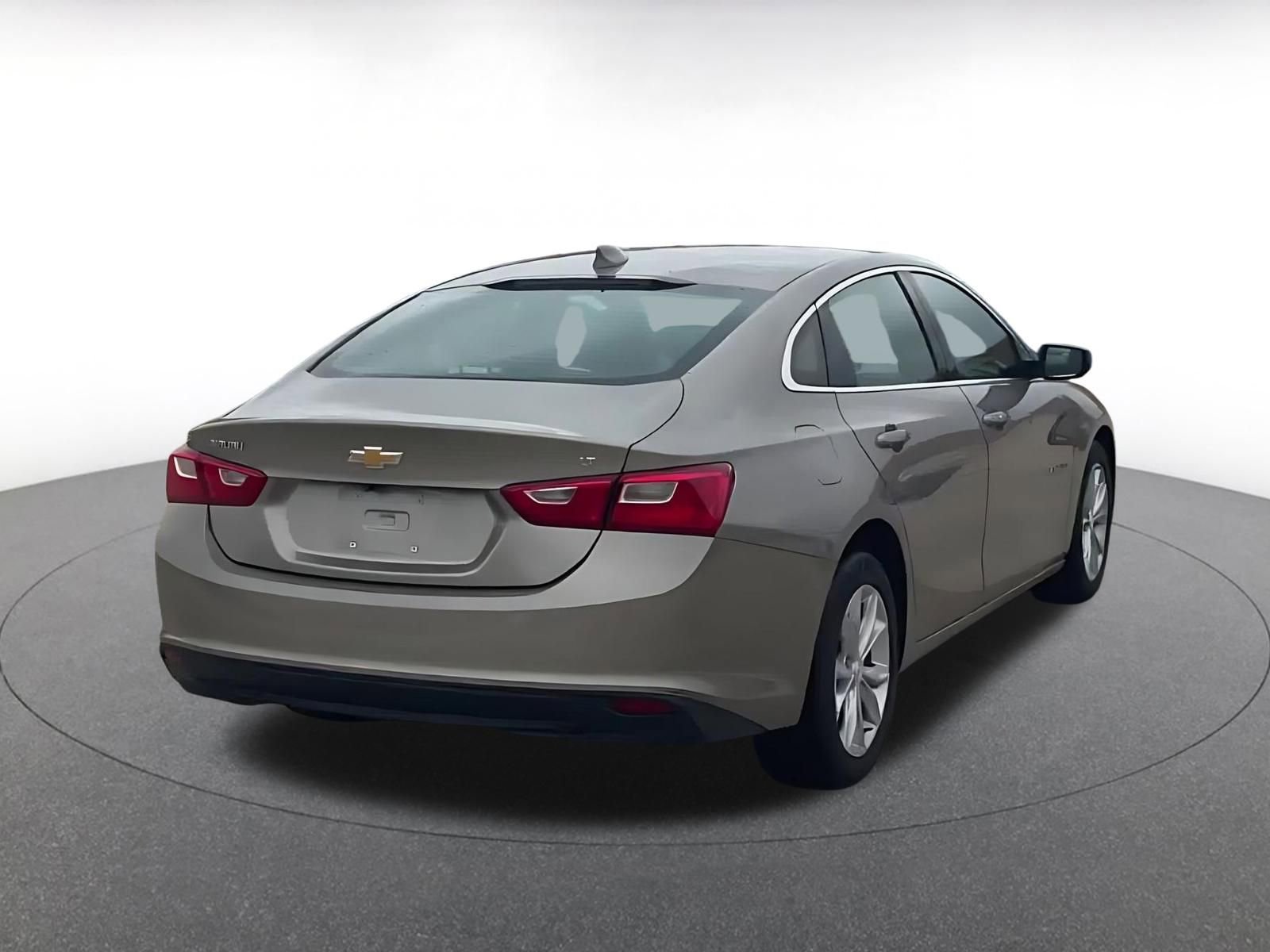 Thumbnail: 2023 Chevrolet Malibu - 15