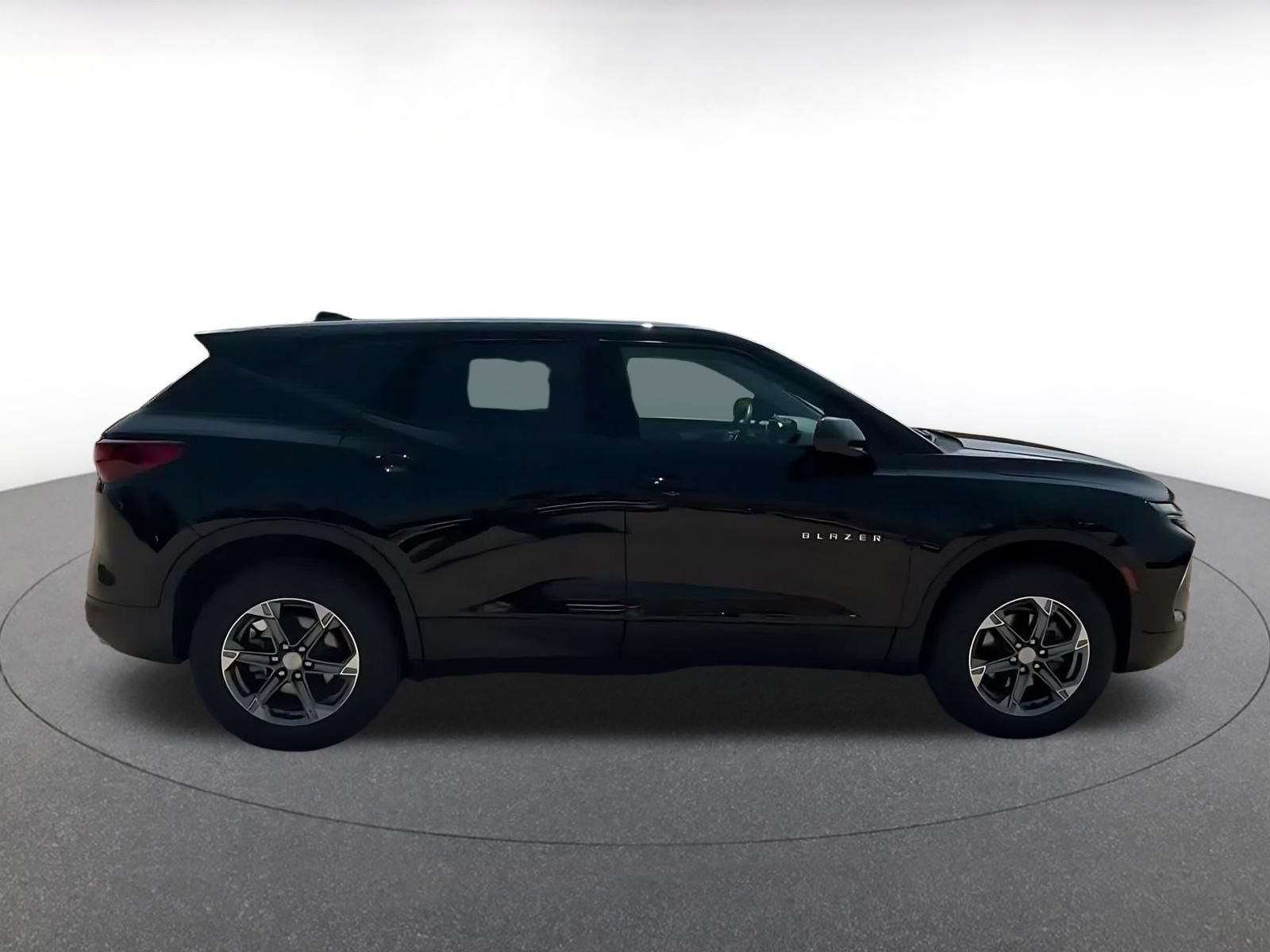 Thumbnail: 2026 Chevrolet Blazer - 16