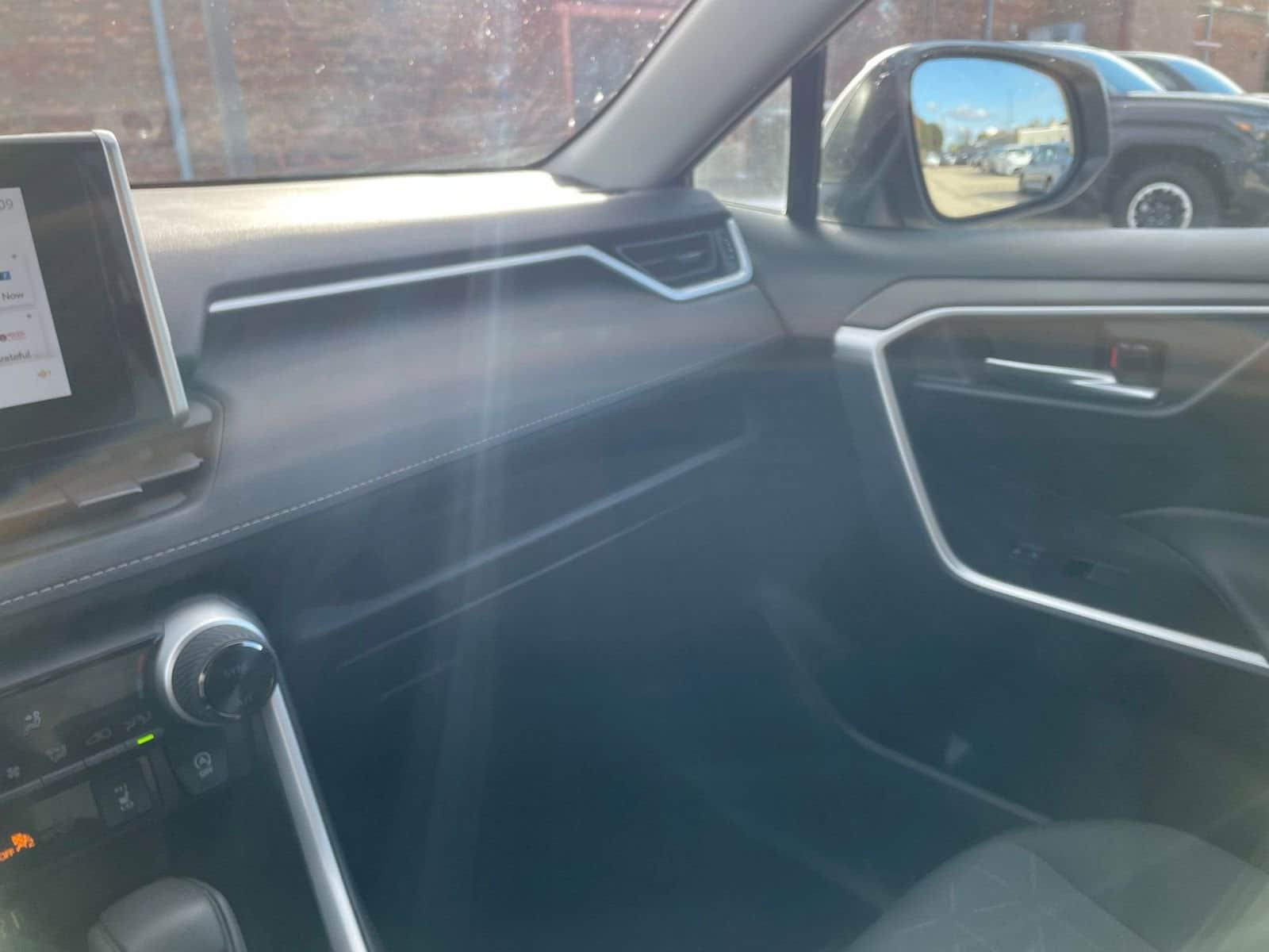 Thumbnail: 2025 Toyota RAV4 - 35