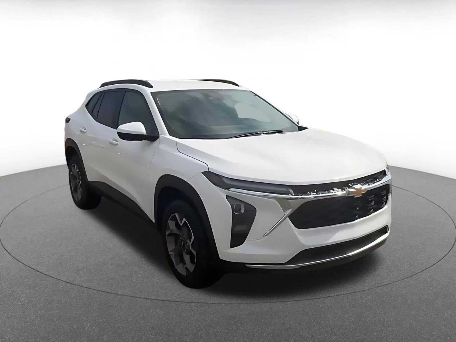 Thumbnail: 2025 Chevrolet Trax - 3