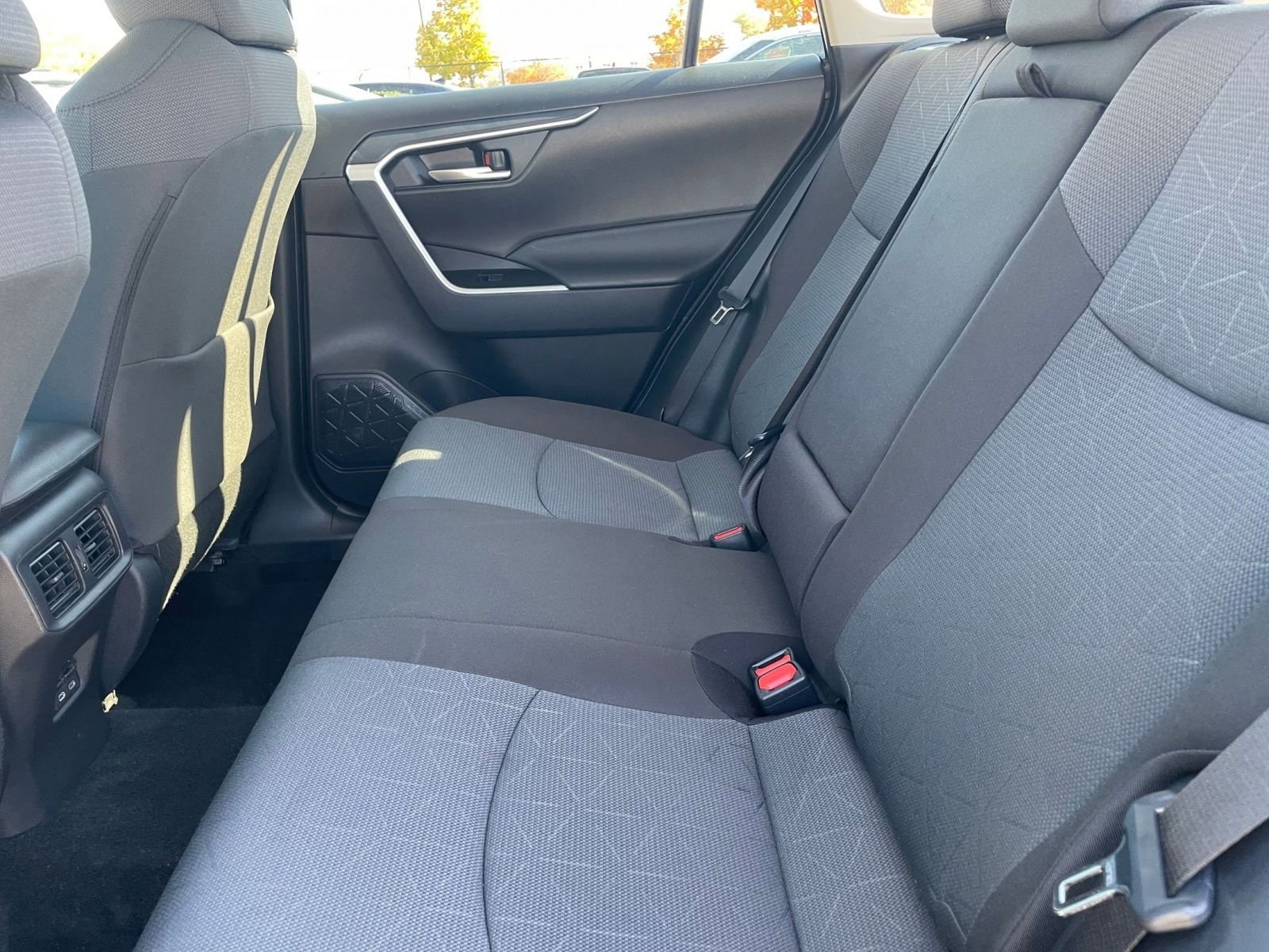 Thumbnail: 2025 Toyota RAV4 - 25