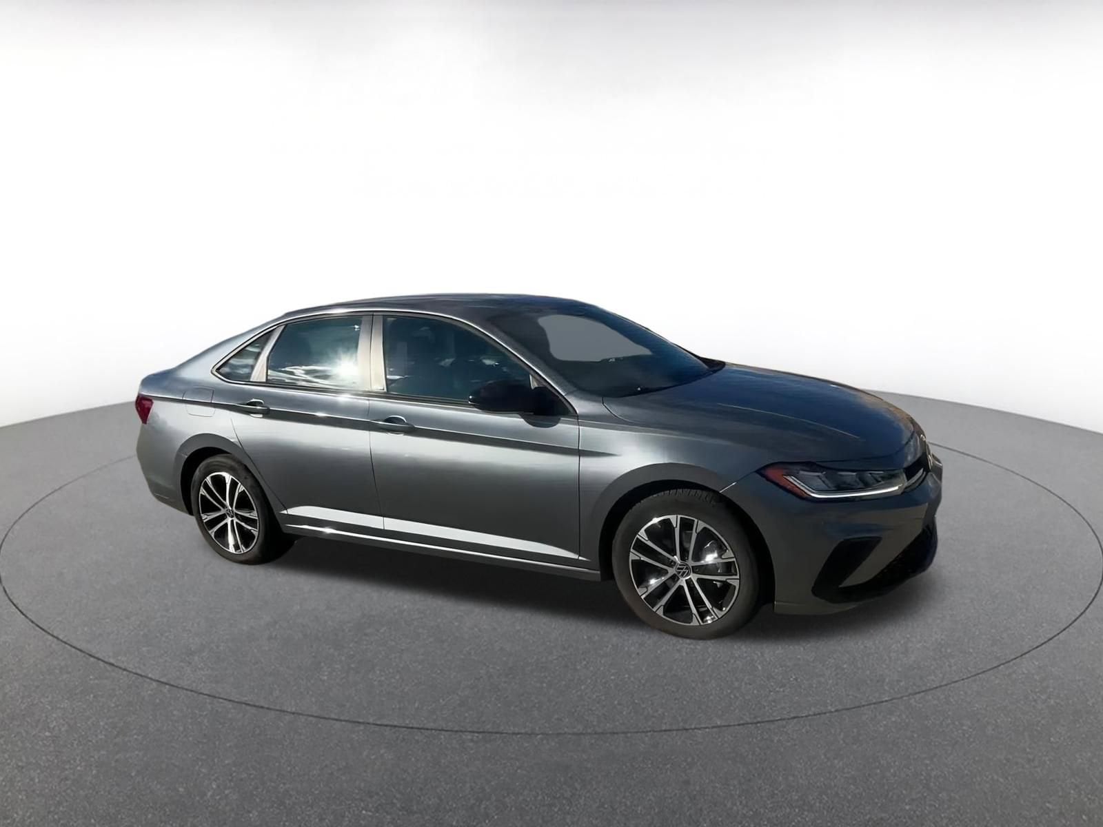 Thumbnail: 2025 Volkswagen Jetta - 2