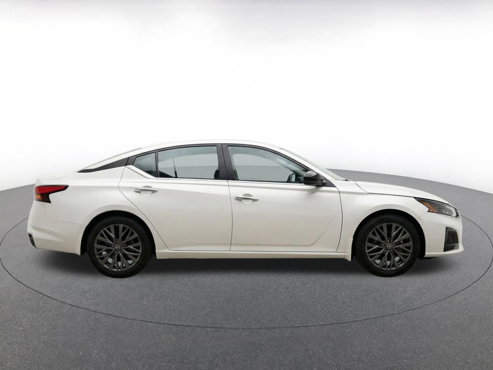 Thumbnail: 2025 Nissan Altima - 10