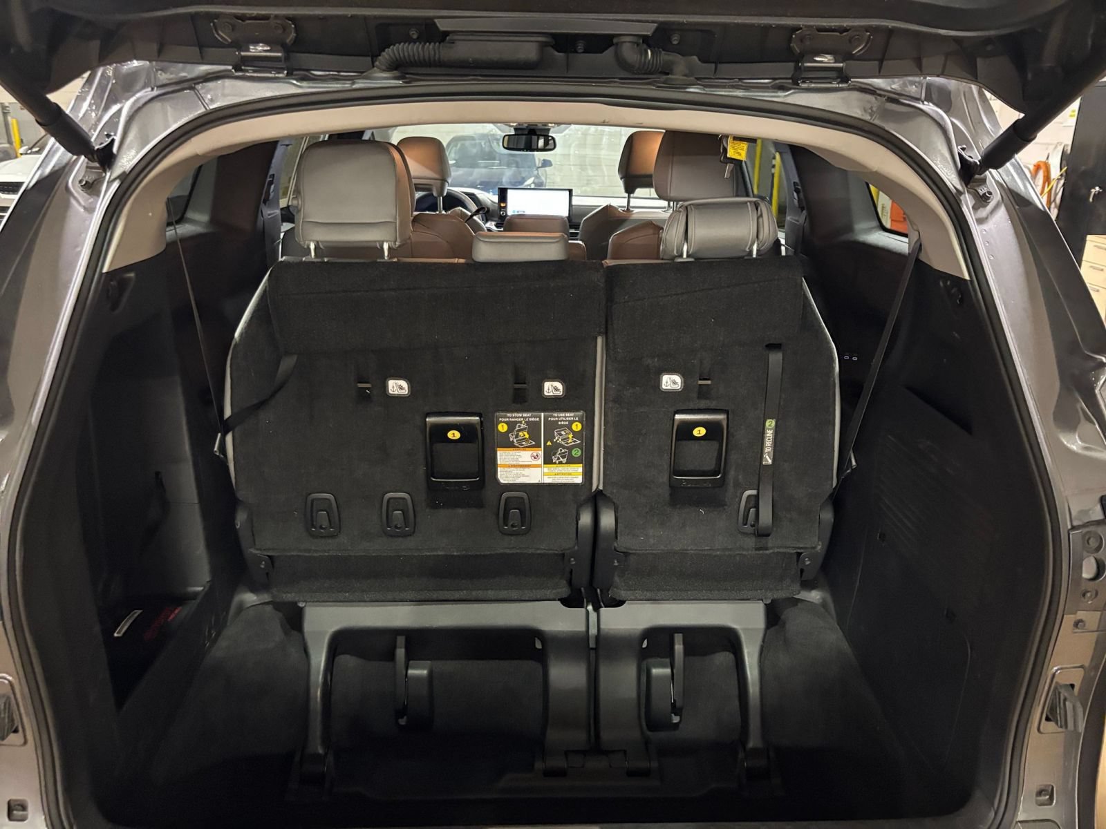 Thumbnail: 2025 Toyota Sienna - 32