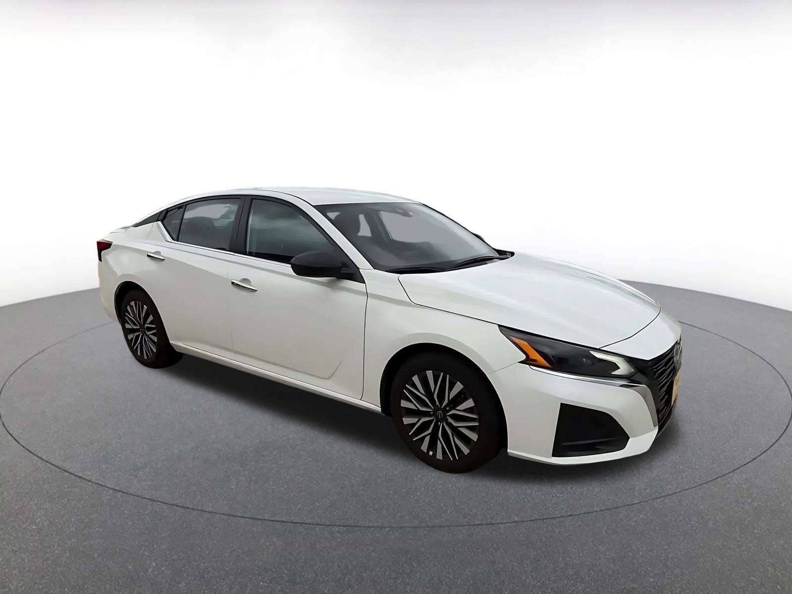Thumbnail: 2025 Nissan Altima - 2