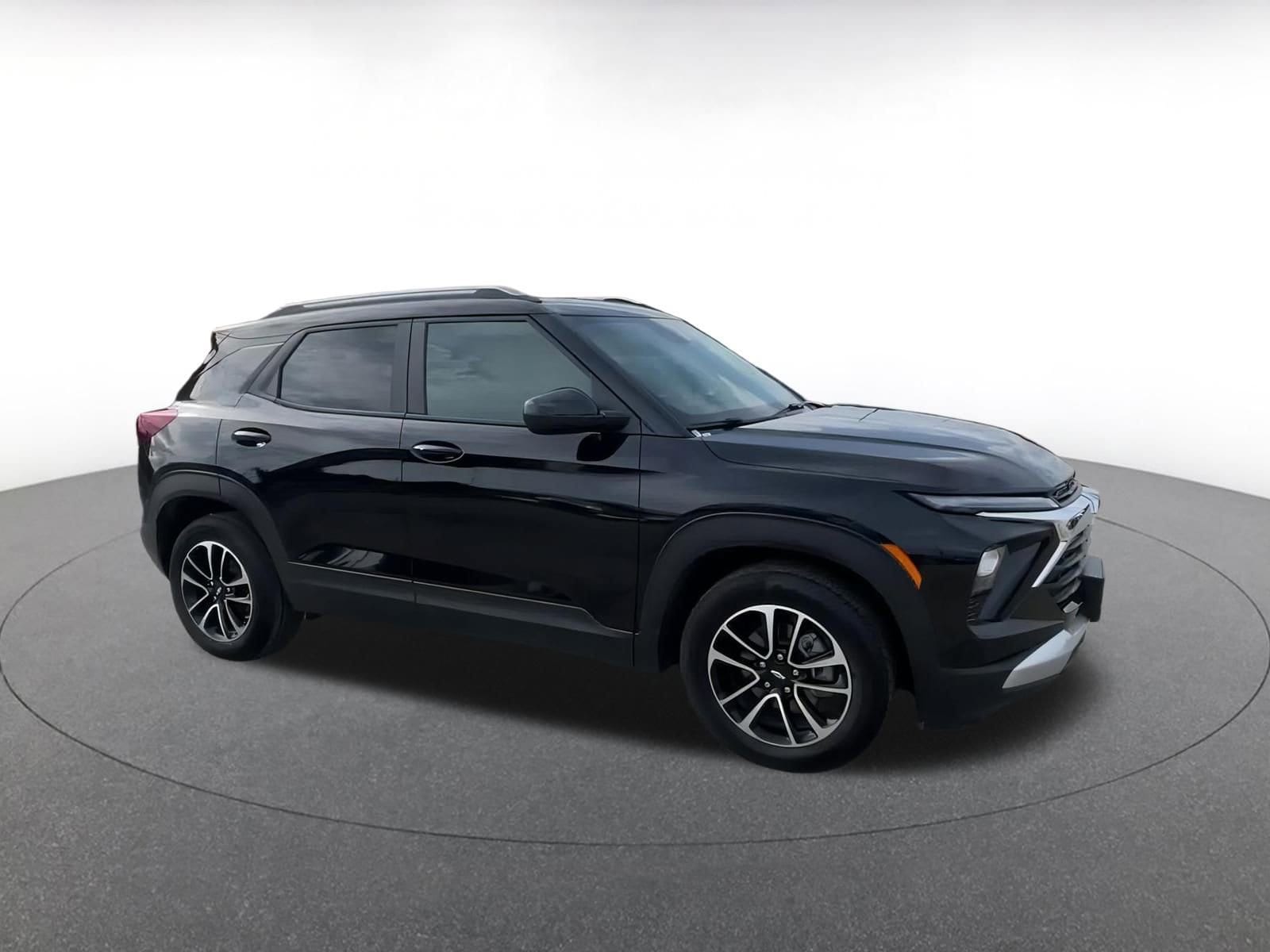 Thumbnail: 2025 Chevrolet TrailBlazer - 2