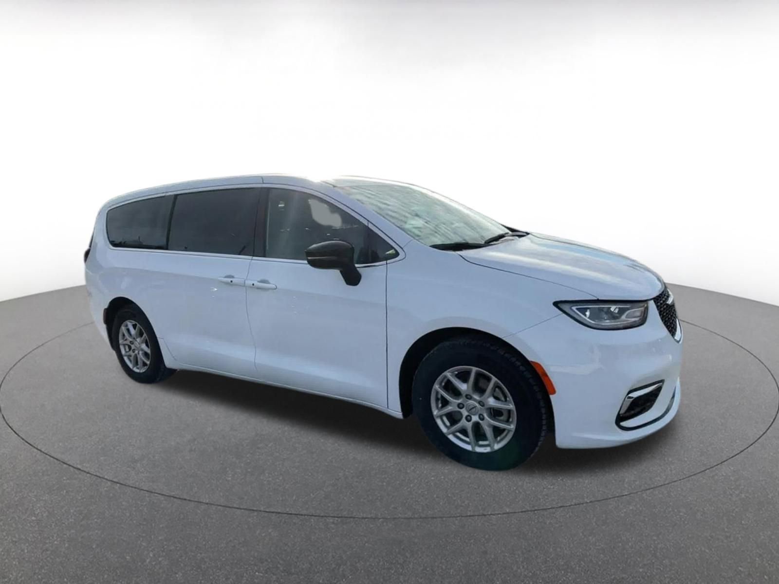 Thumbnail: 2025 Chrysler Pacifica - 2