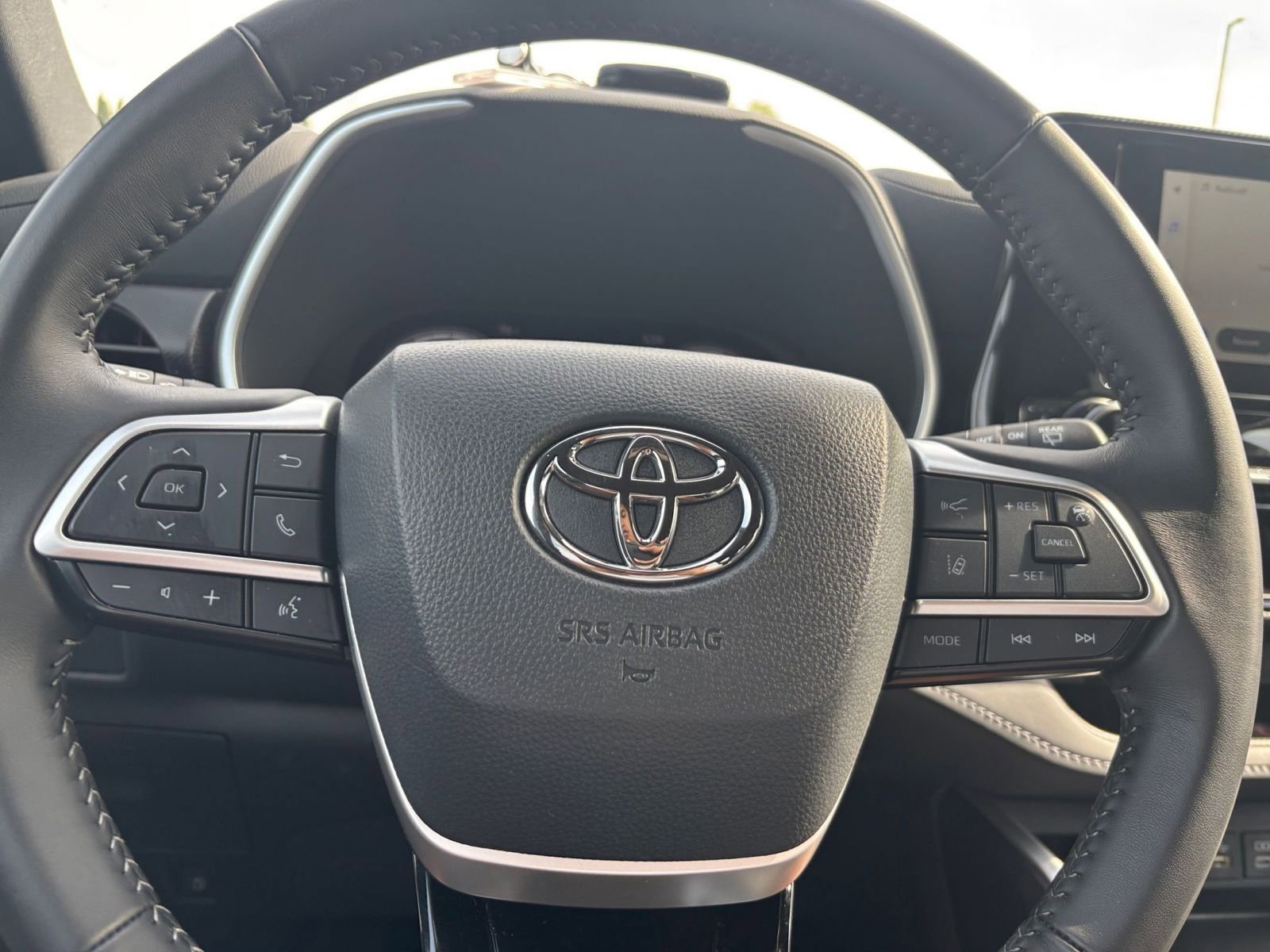 Thumbnail: 2025 Toyota Highlander - 27