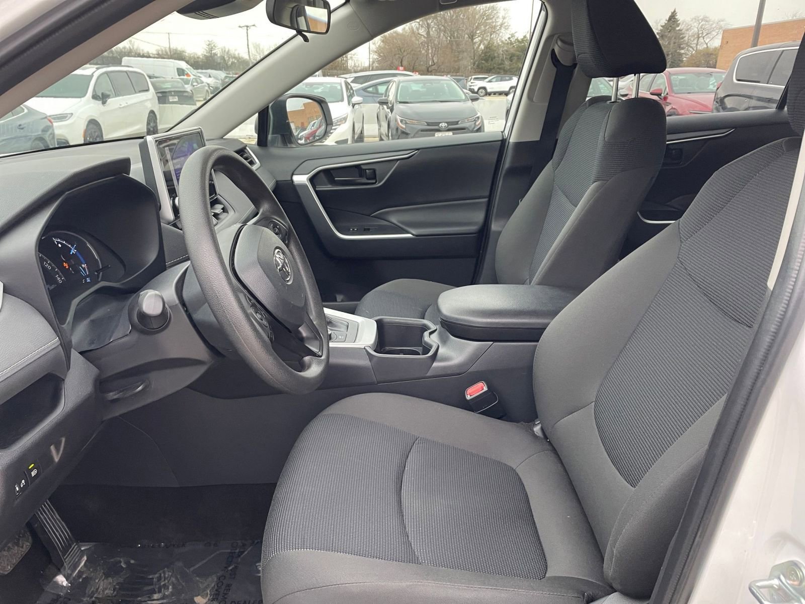 Thumbnail: 2025 Toyota RAV4 - 25