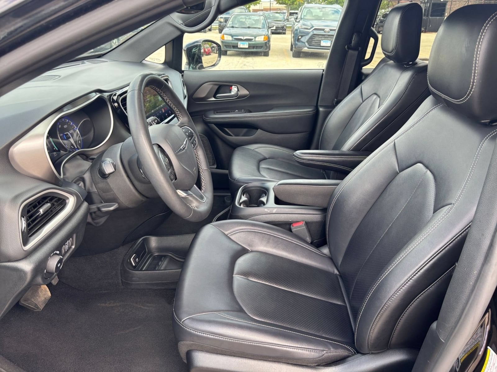 Thumbnail: 2025 Chrysler Pacifica - 28