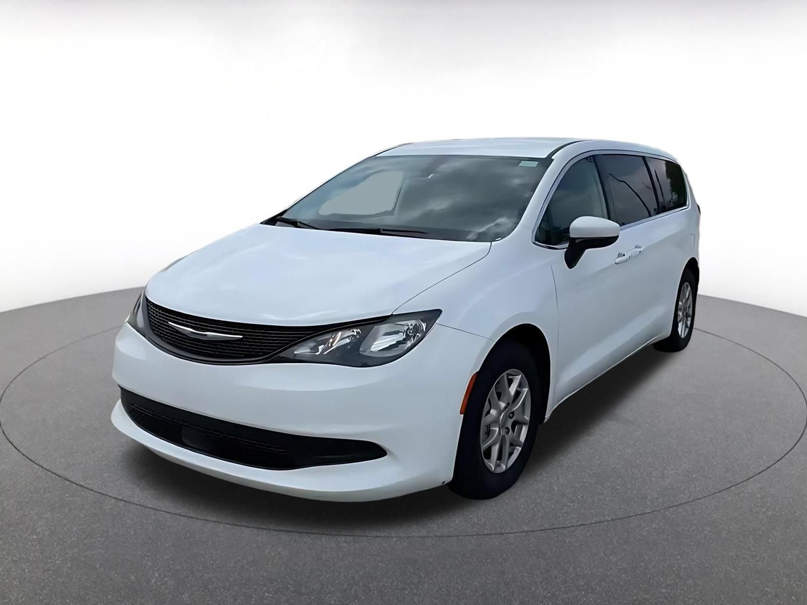 Thumbnail: 2022 Chrysler Voyager - 7