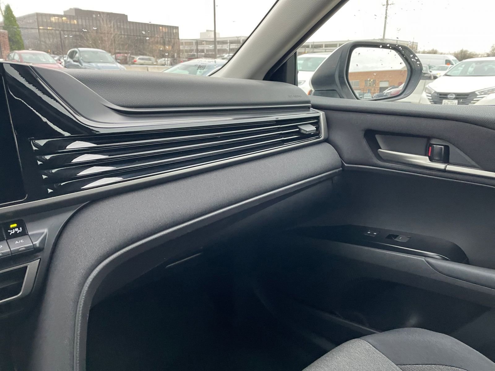 Thumbnail: 2025 Toyota Camry - 33