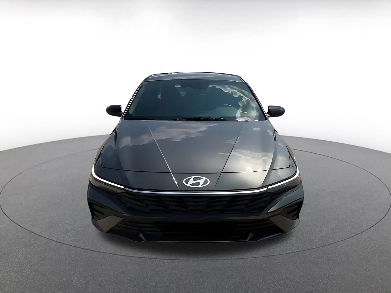 Thumbnail: 2026 Hyundai Elantra - 4