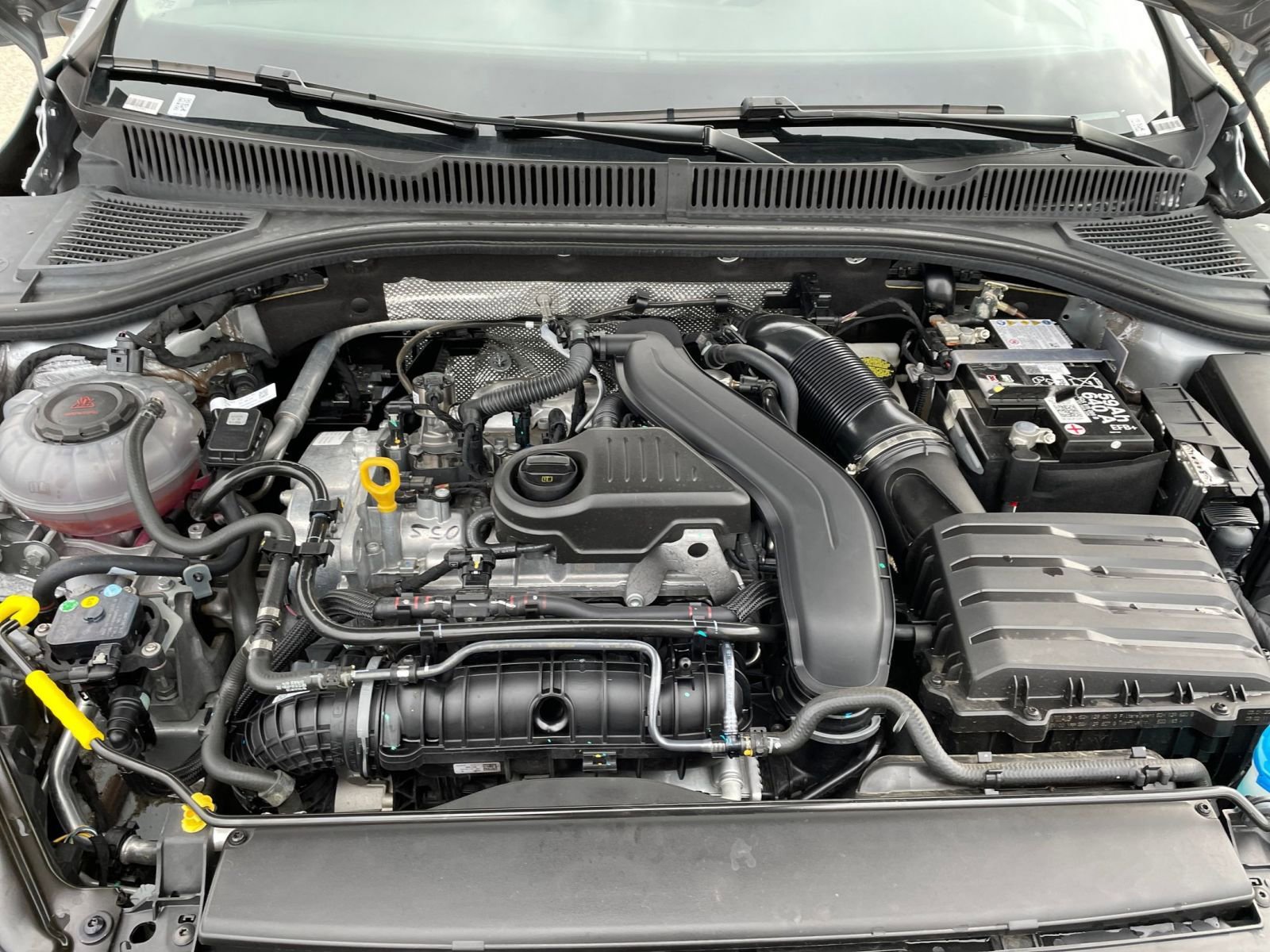 Thumbnail: 2025 Volkswagen Jetta - 33