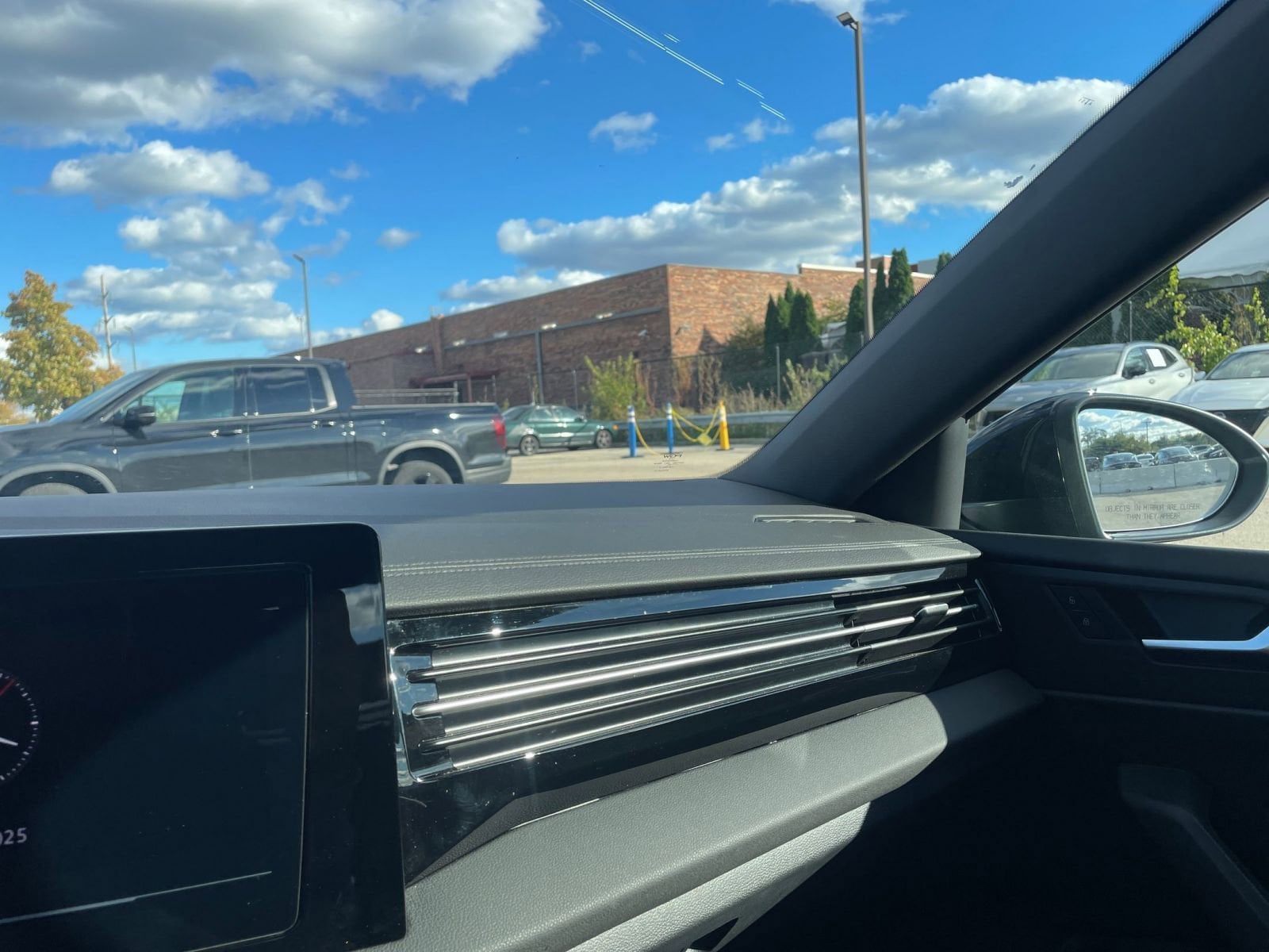 Thumbnail: 2025 Volkswagen Jetta - 34