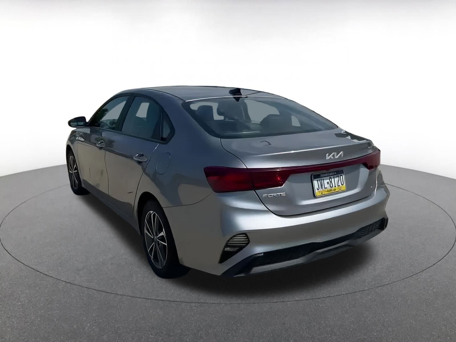 Thumbnail: 2023 Kia Forte - 11