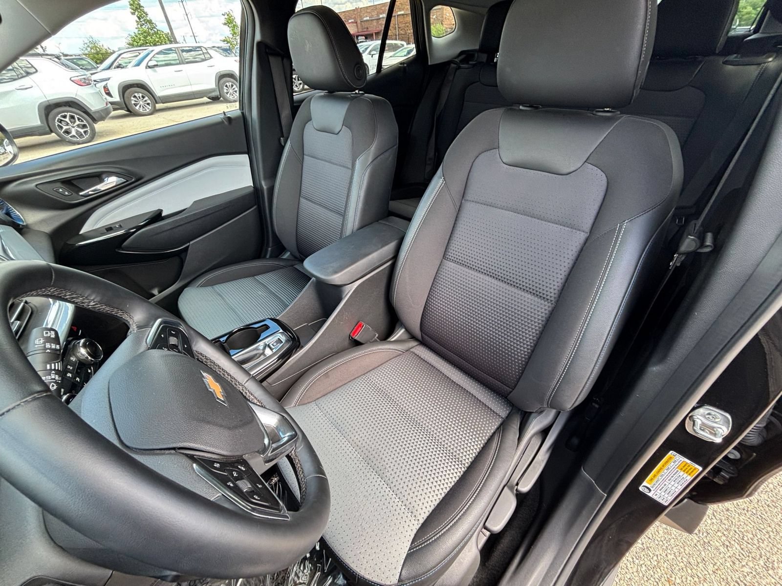 Thumbnail: 2025 Chevrolet Trax - 35