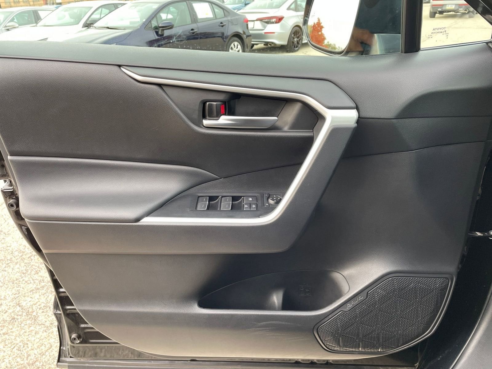 Thumbnail: 2025 Toyota RAV4 - 20