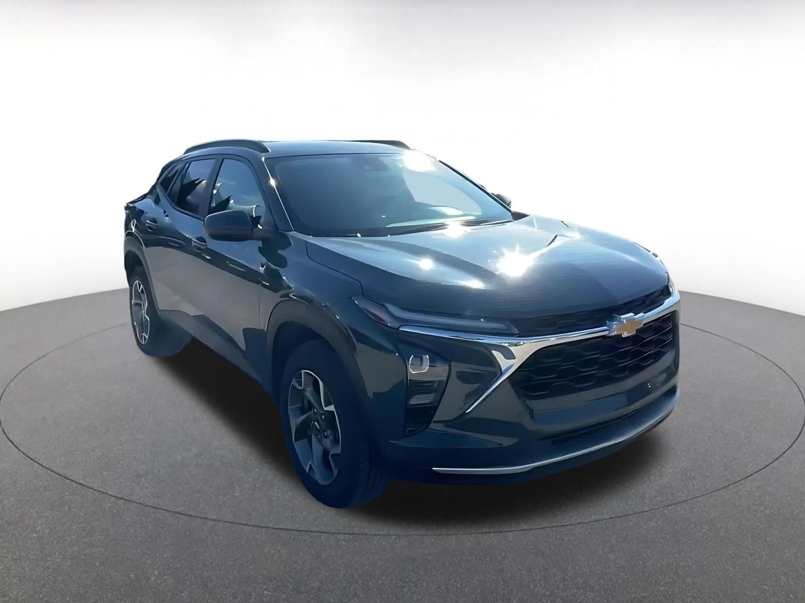 Thumbnail: 2025 Chevrolet Trax - 3