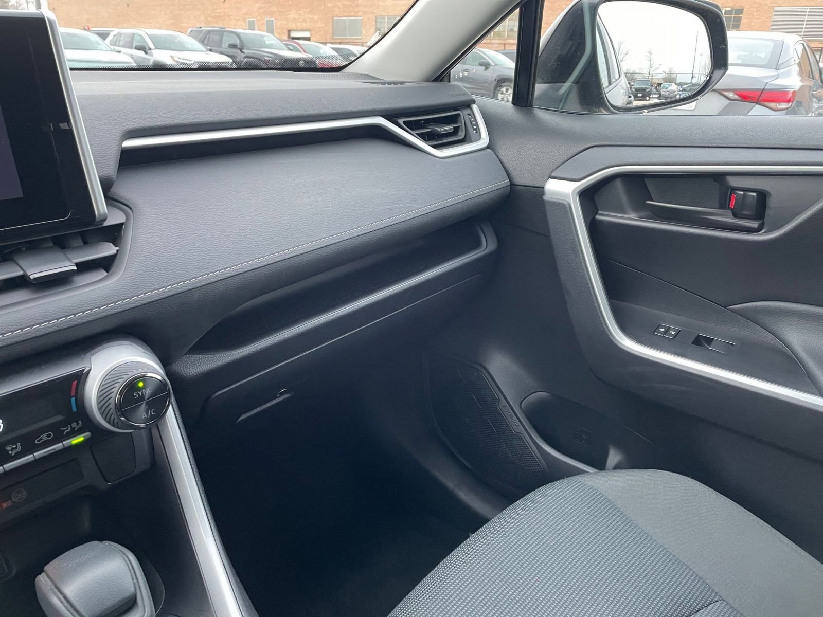 Thumbnail: 2025 Toyota RAV4 - 35