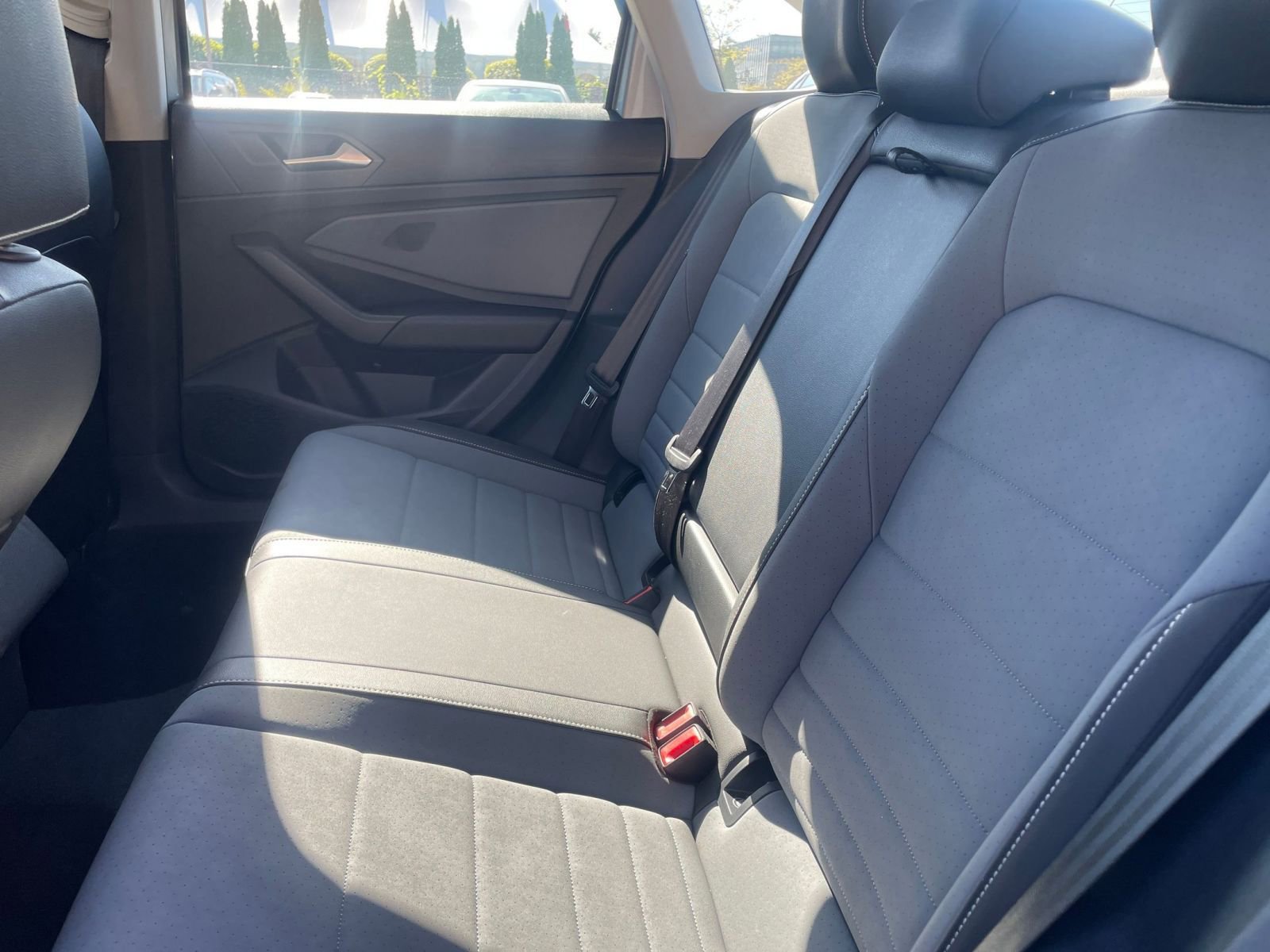 Thumbnail: 2025 Volkswagen Jetta - 25