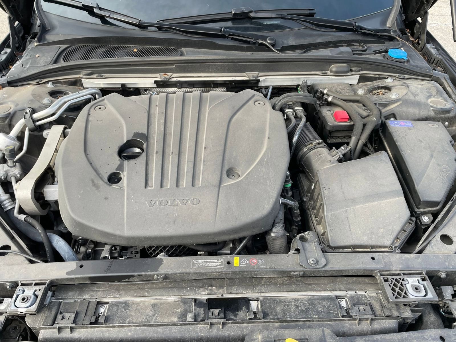 Thumbnail: 2025 Volvo S60 - 32