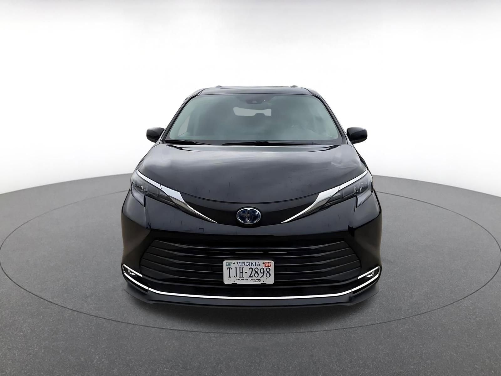 Thumbnail: 2024 Toyota Sienna - 4