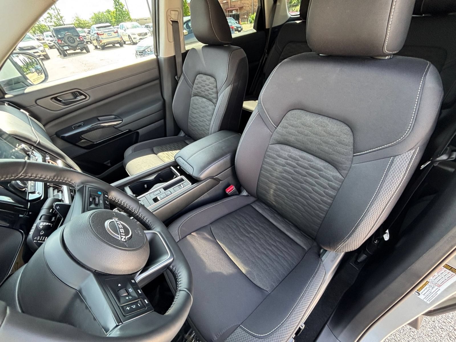 Thumbnail: 2025 Nissan Pathfinder - 34