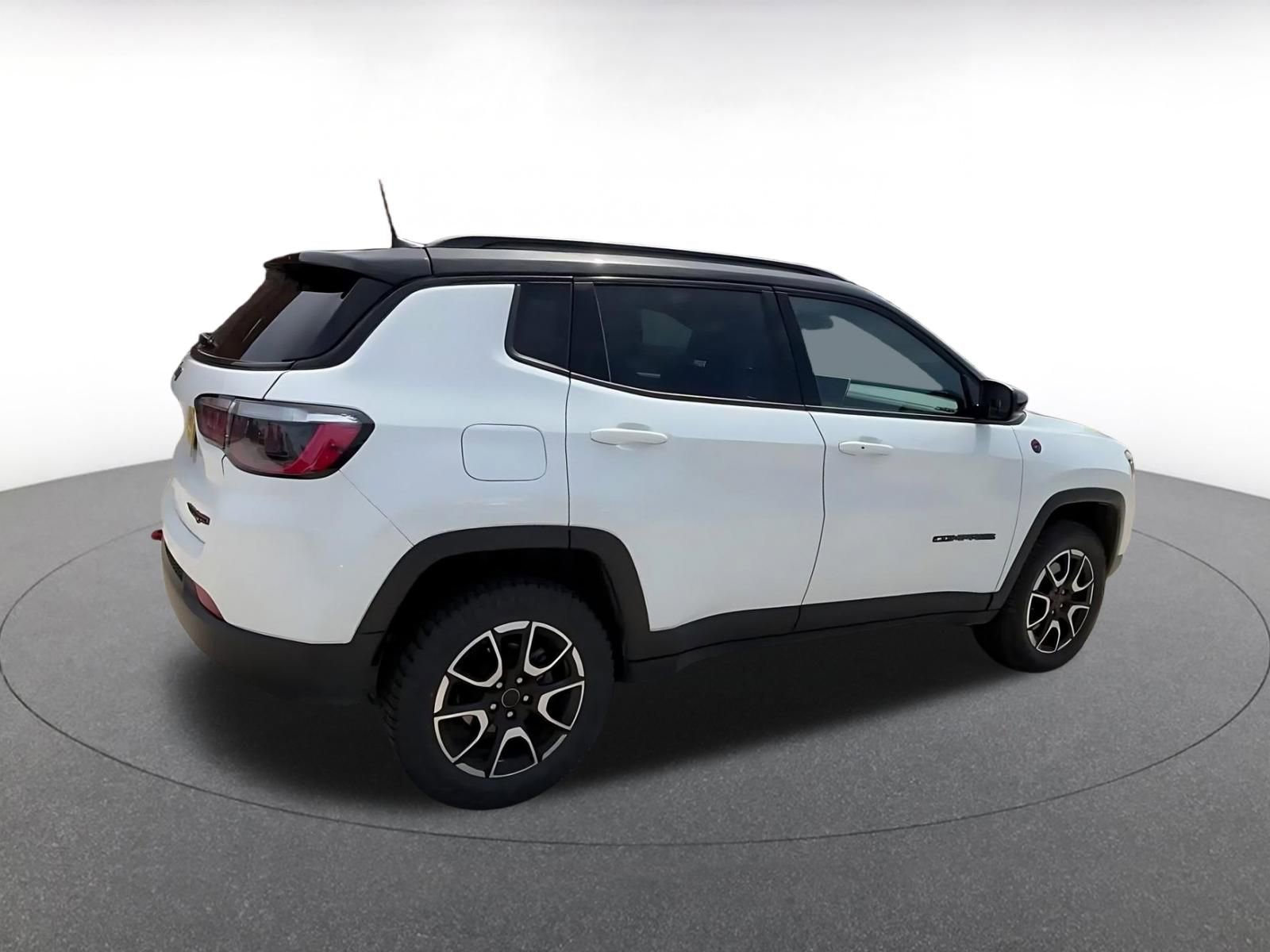 Thumbnail: 2025 Jeep Compass - 14