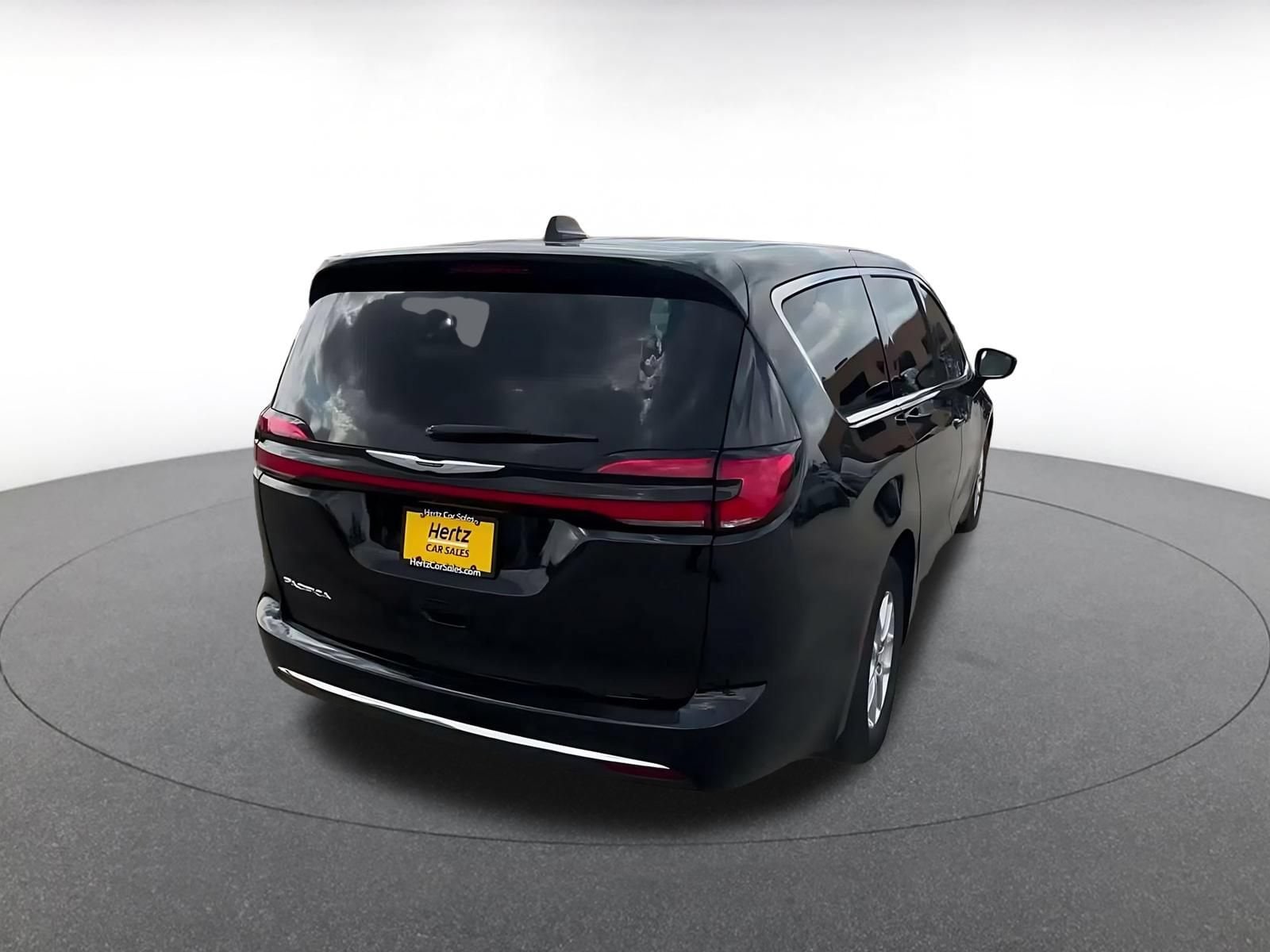 Thumbnail: 2025 Chrysler Pacifica - 14