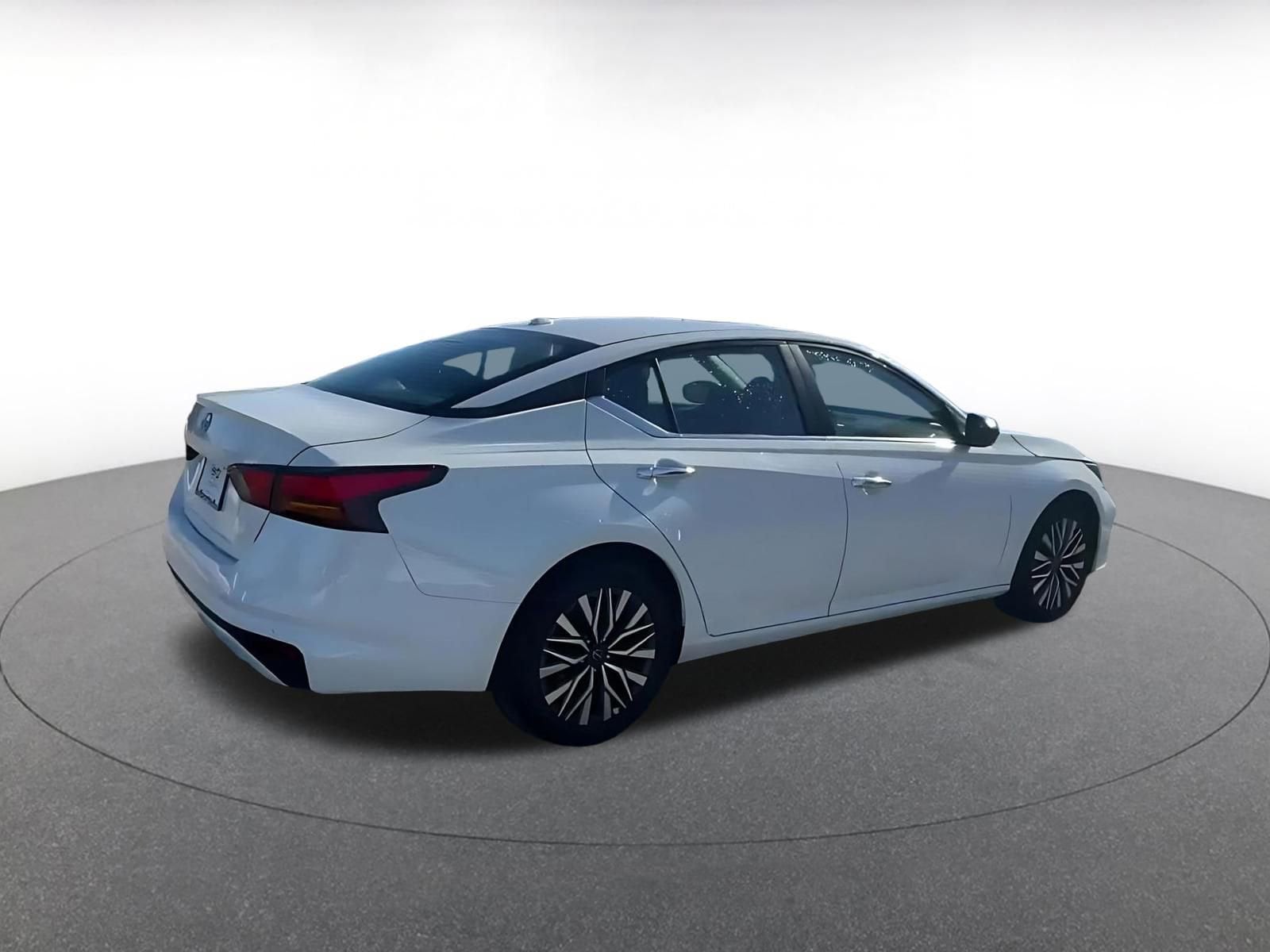 Thumbnail: 2025 Nissan Altima - 15