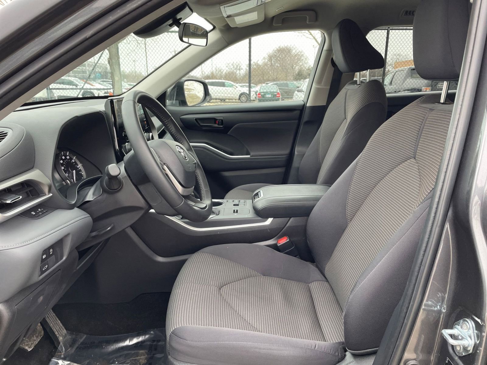 Thumbnail: 2025 Toyota Highlander - 28