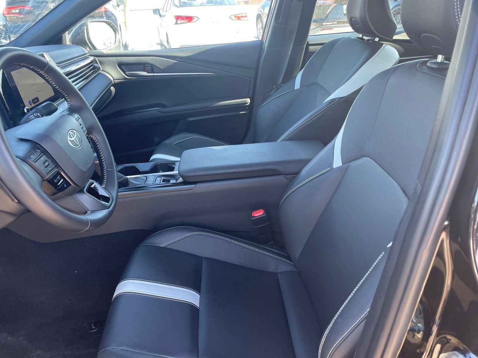 Thumbnail: 2025 Toyota Camry - 27