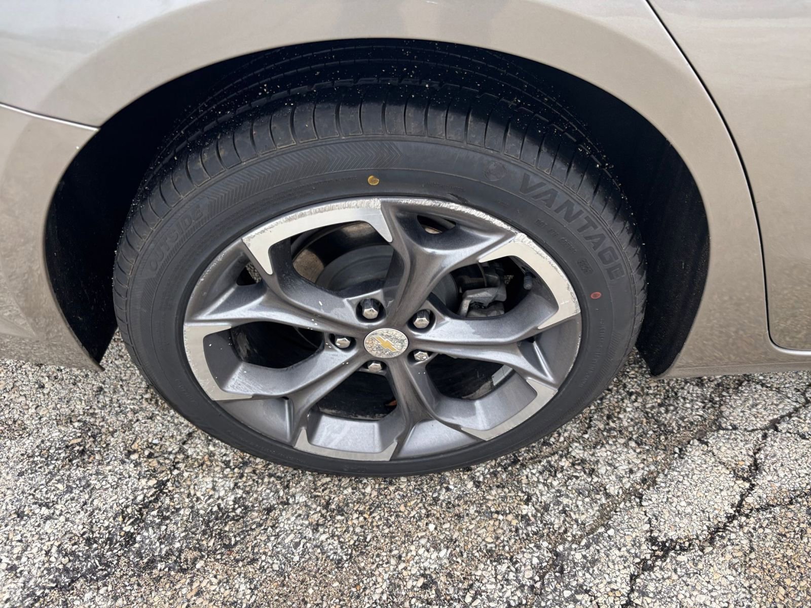 Thumbnail: 2023 Chevrolet Malibu - 31