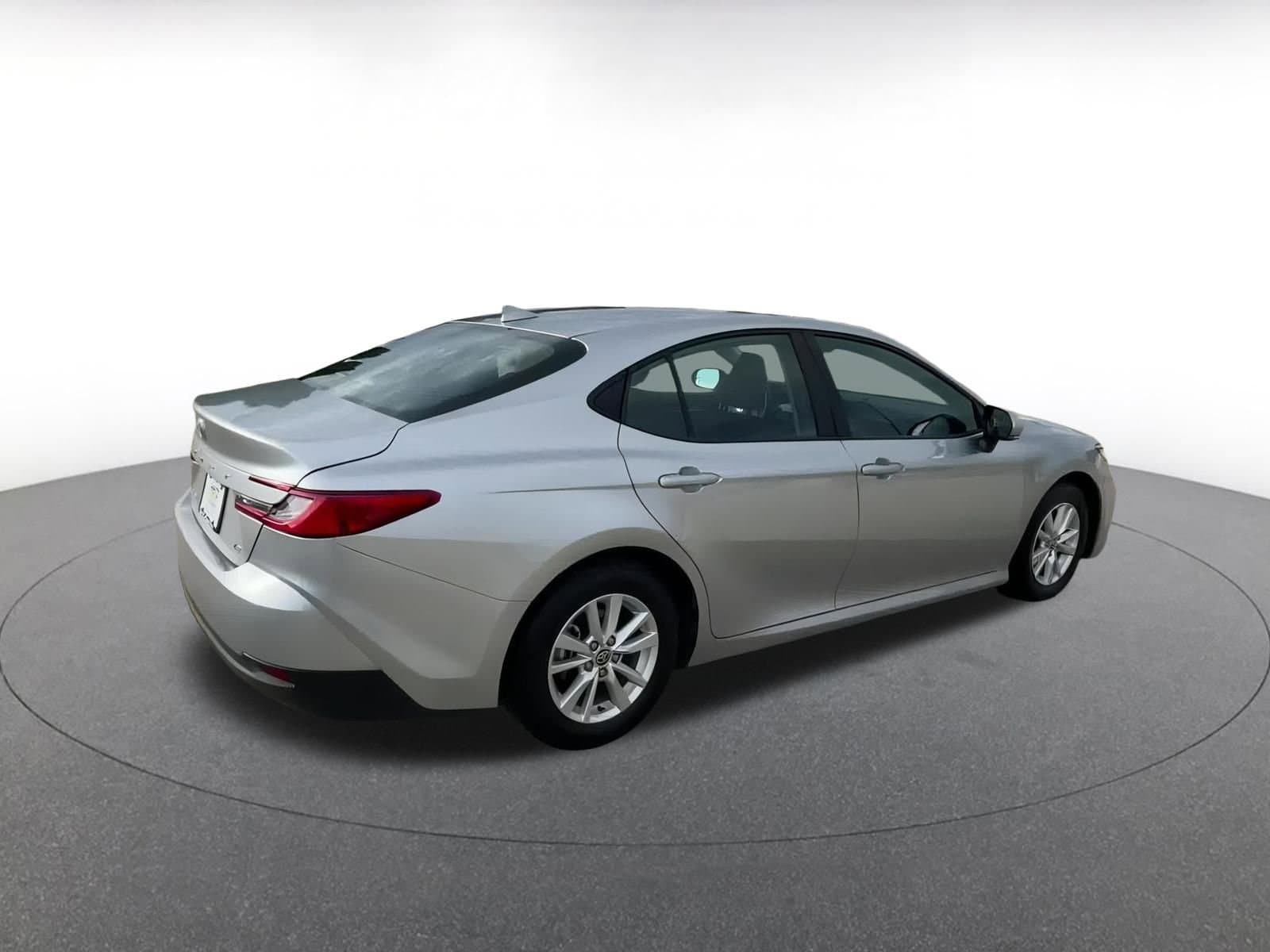 Thumbnail: 2025 Toyota Camry - 15