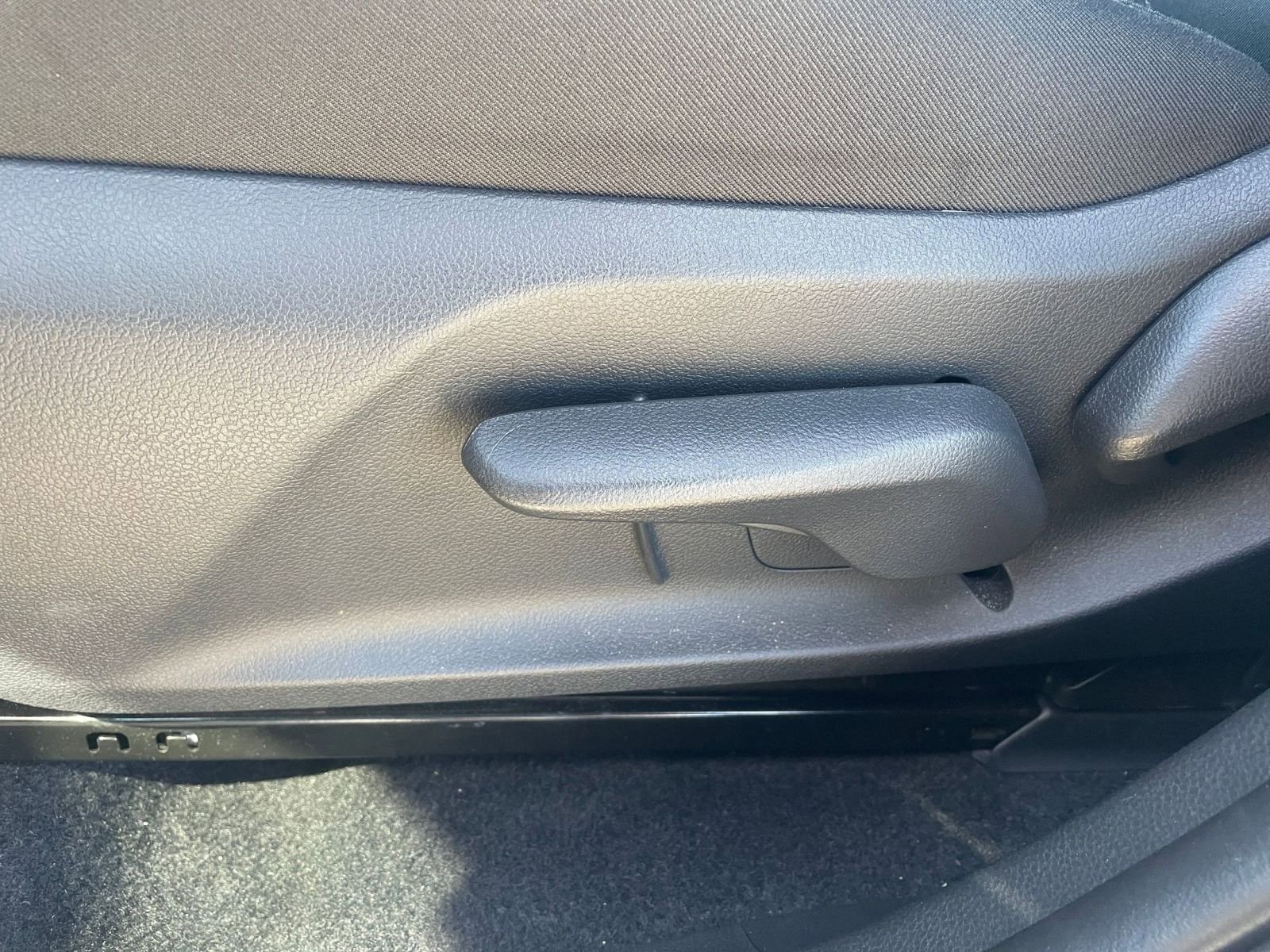 Thumbnail: 2025 Toyota RAV4 - 23