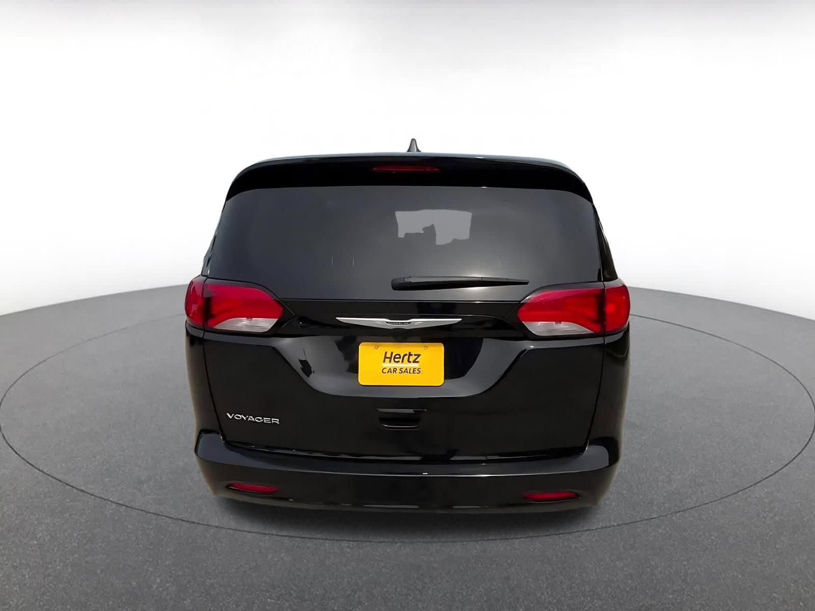 Thumbnail: 2024 Chrysler Voyager - 12