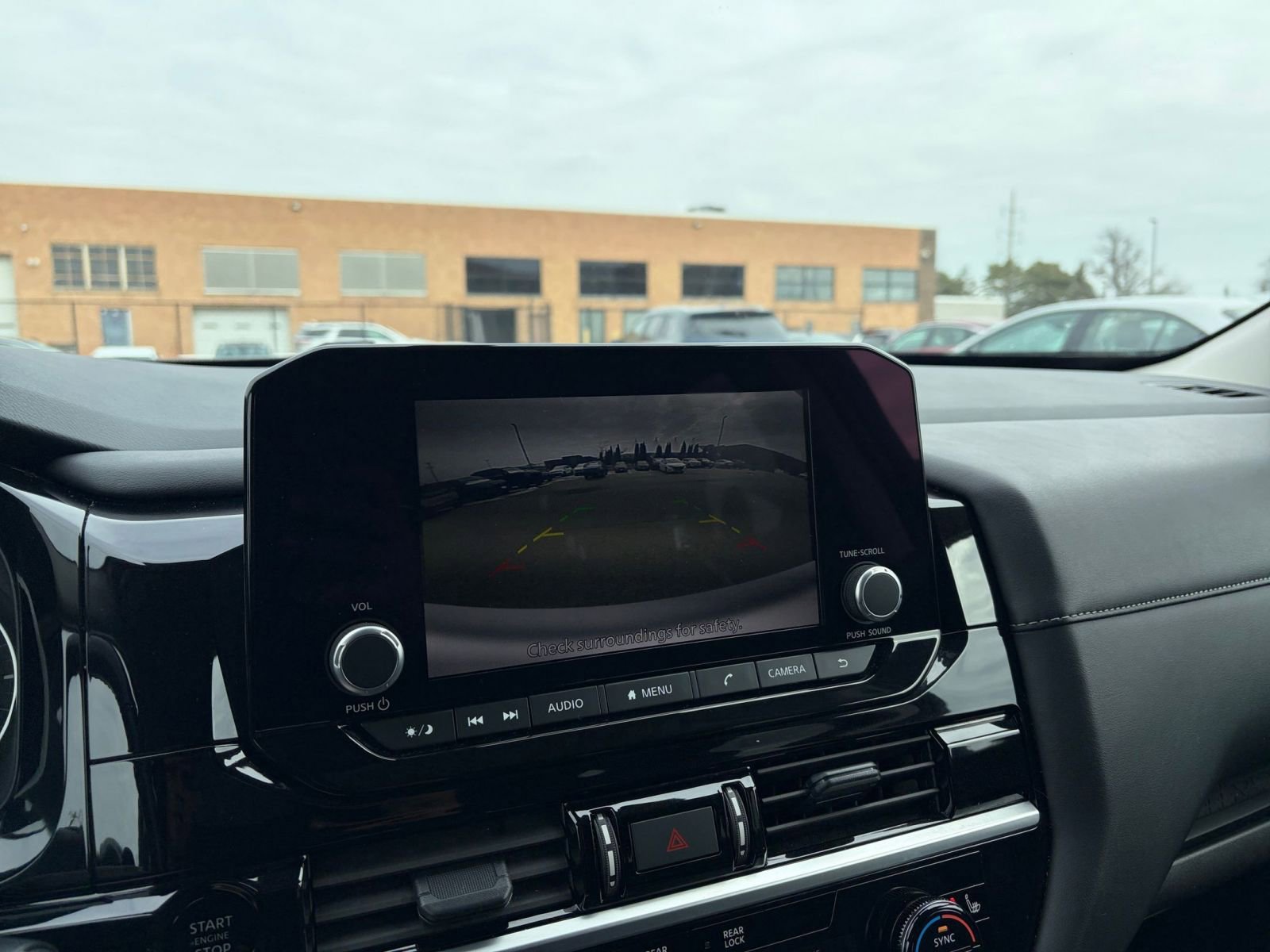 Thumbnail: 2025 Nissan Pathfinder - 25