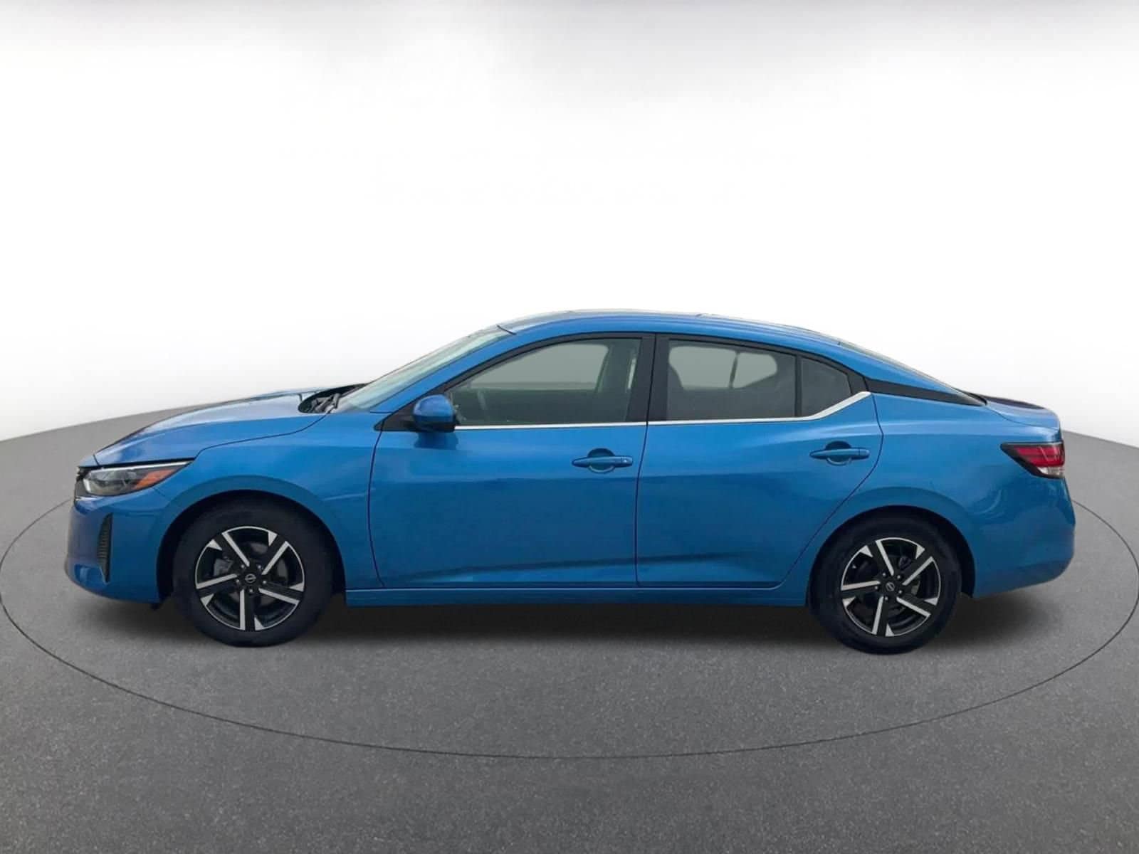 Thumbnail: 2025 Nissan Sentra - 9