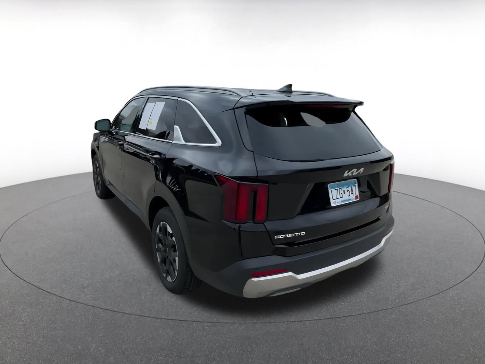 Thumbnail: 2024 Kia Sorento - 11